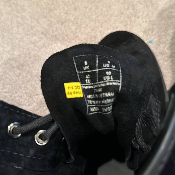 Dr Martens Black Suede boots - Picture 5 of 5